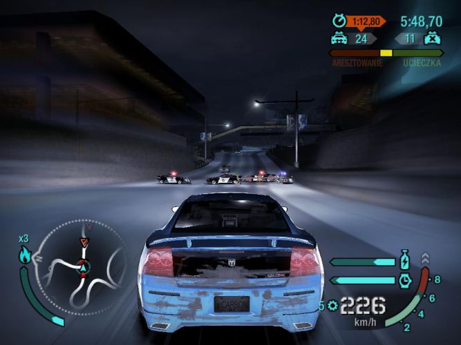 „Co za dużo, to nie zdrowo” – to motto panom z Electronic Arts jest chyba zupełnie obce. Jak cztery lata temu, po premierze „Szybkich i Wściekłych”, trafili z pomysłem na nielegalne wyścigi, tak nie zamierzają dać odpocząć tej znoszącej złote jajka kurze., Need for Speed: Carbon - rzut okiem