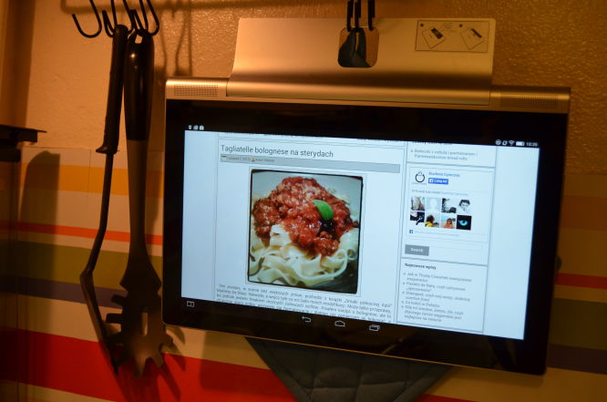 Tydzień z tabletem Lenovo Tablet Yoga 2 Pro - joga w kuchni i salonie